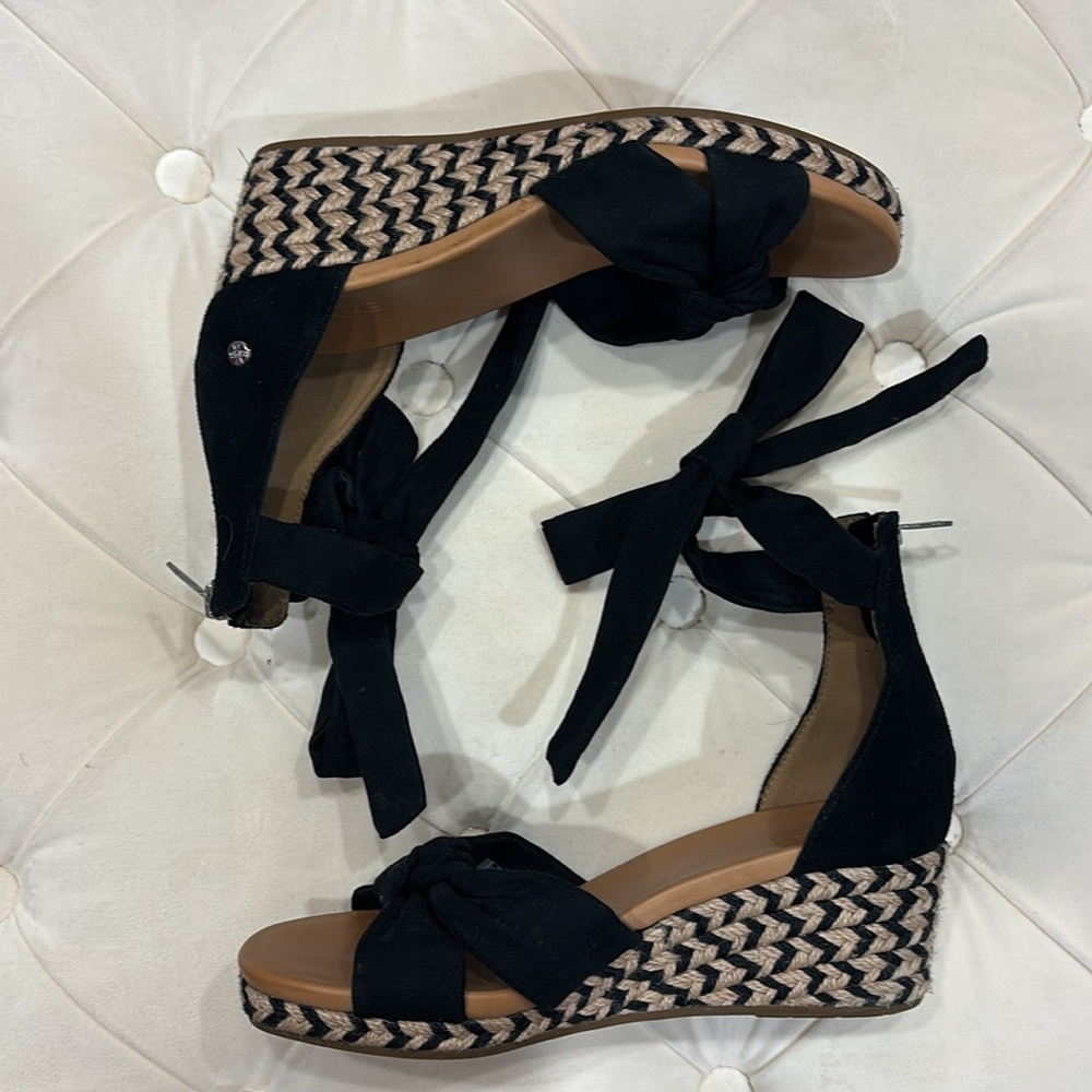 Ugg Ileana Wrap Wedge Sandals - Picture 4 of 7